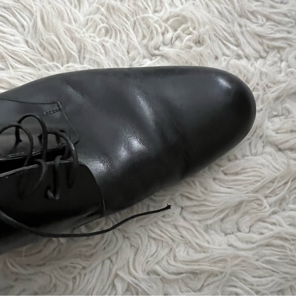 Louis Vuitton Men’s Leather Shoes - Picture 12 of 12